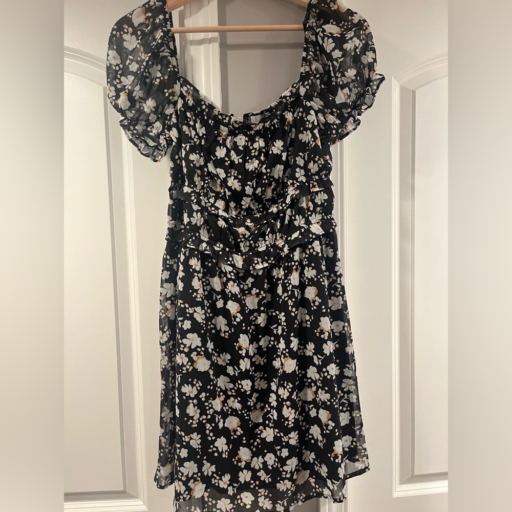 Cute flower pattern dress!